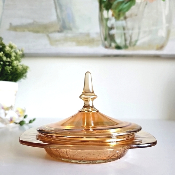 Beautiful Royal Amber Fostoria Antique Butter Dish, Floral Candy Dish 1930's - Picture 6 of 16